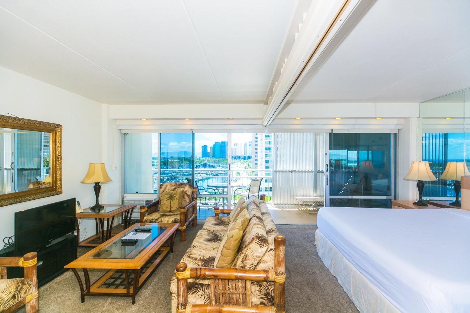 Ilikai Tower One Bedroom Harbor View هونولولو الغرفة الصورة